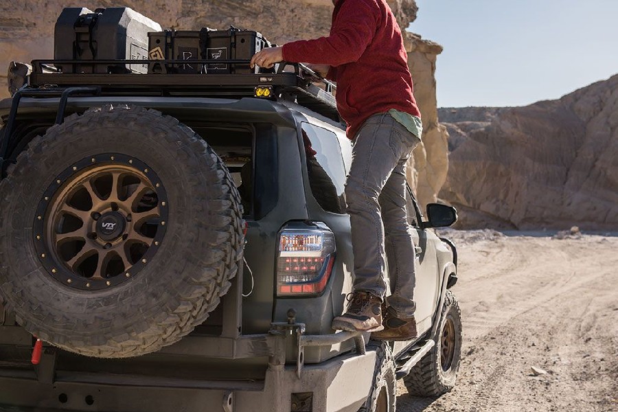 Front Runner Outfitters Expedition Rail Kit Full Perimeter, 1345mm(W) Rack