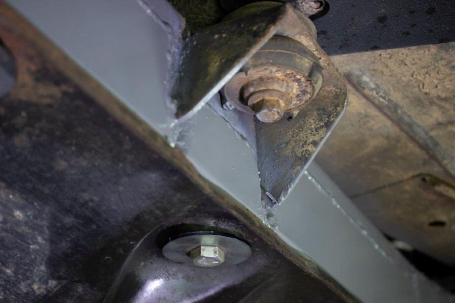 Rust Buster Center Frame Skid Plate Mount, Left - YJ