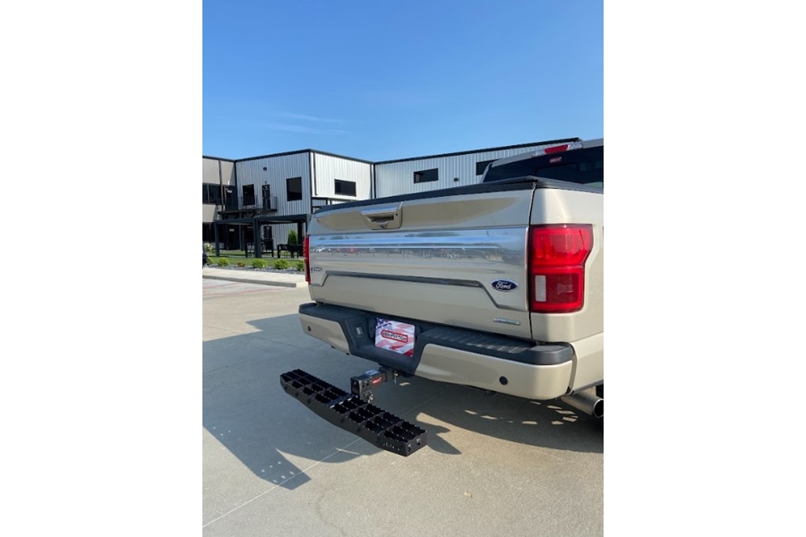 GEN-Y Hitch Phantom Heavy-Duty Serrated XL Step