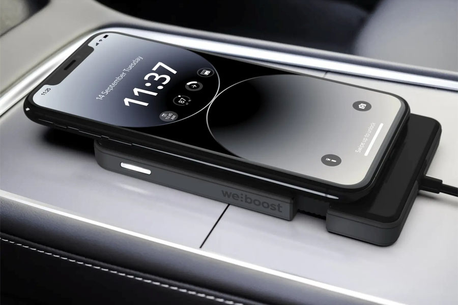 weBoost Dash Vehicle Signal Booster w/ Q12 Wireless Charger