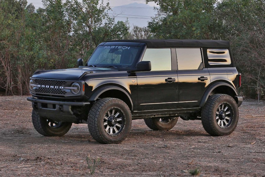 Fab Tech 4in  Uniball UCA Lift Kit – Front & Rear Shock Spacers - Bronco 2021+