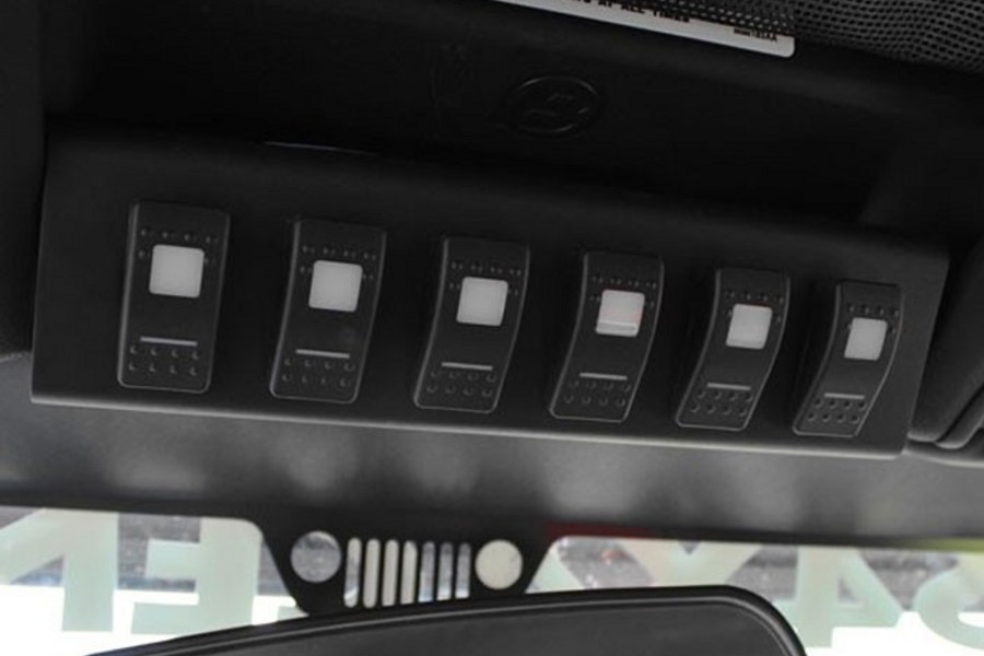 sPOD SourceLT w/Blue LED Switch Panel - JK