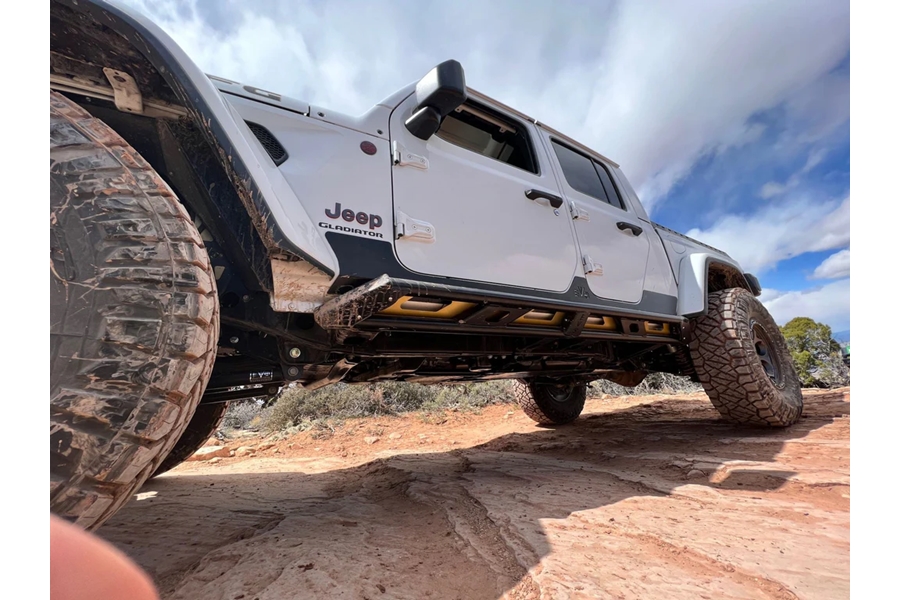 EVO Manufacturing Weld-On Rock Sliders w/ Step Plates - Bare - JT 