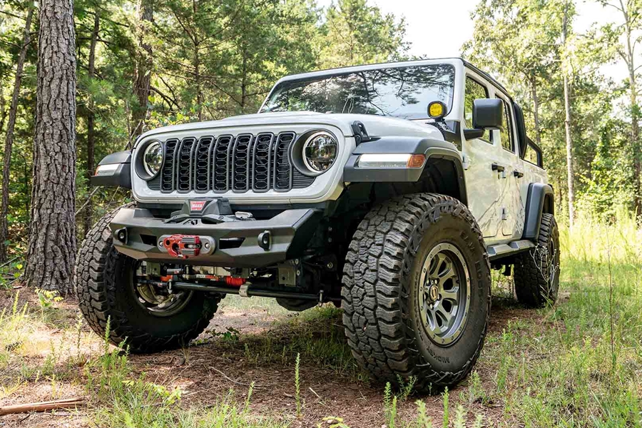 Fab Fours Ghost Stubby Front Winch Bumper w/ No Guard - JT/JL