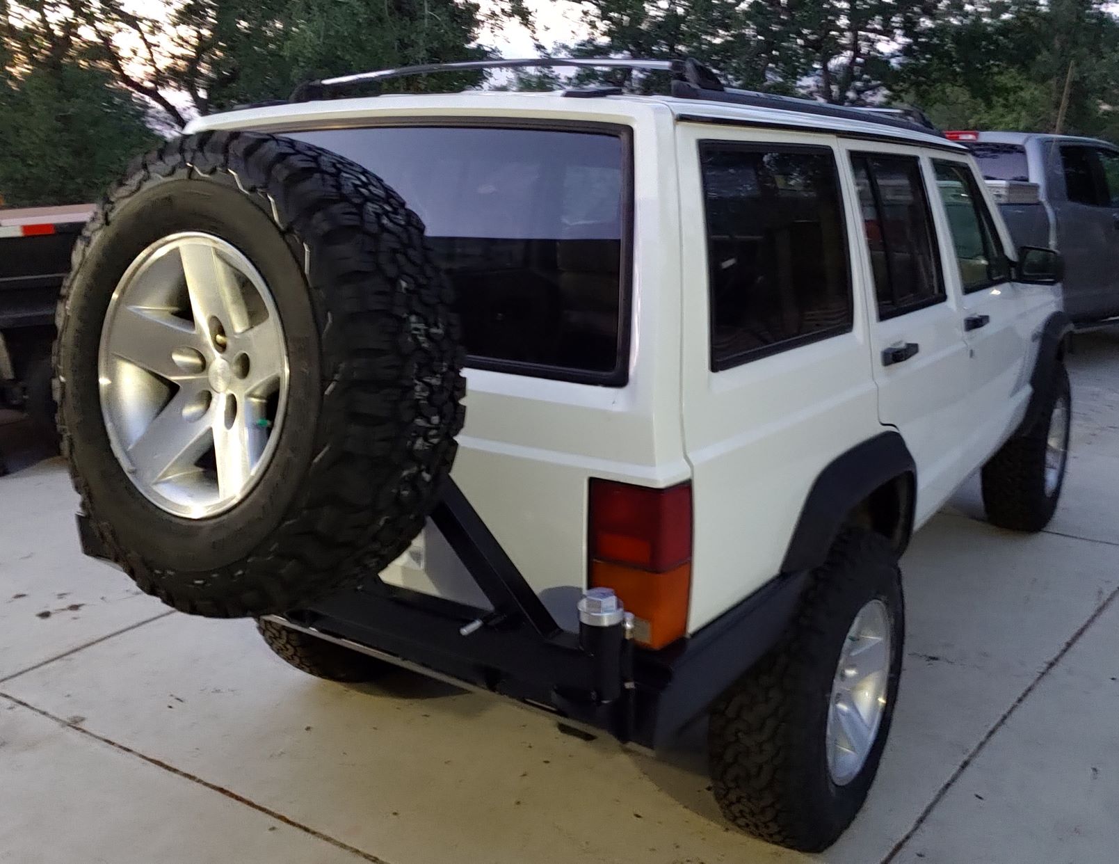 User Media for: Rock Hard 4x4 Patriot Series Rear Bumper w/Tire Carrier