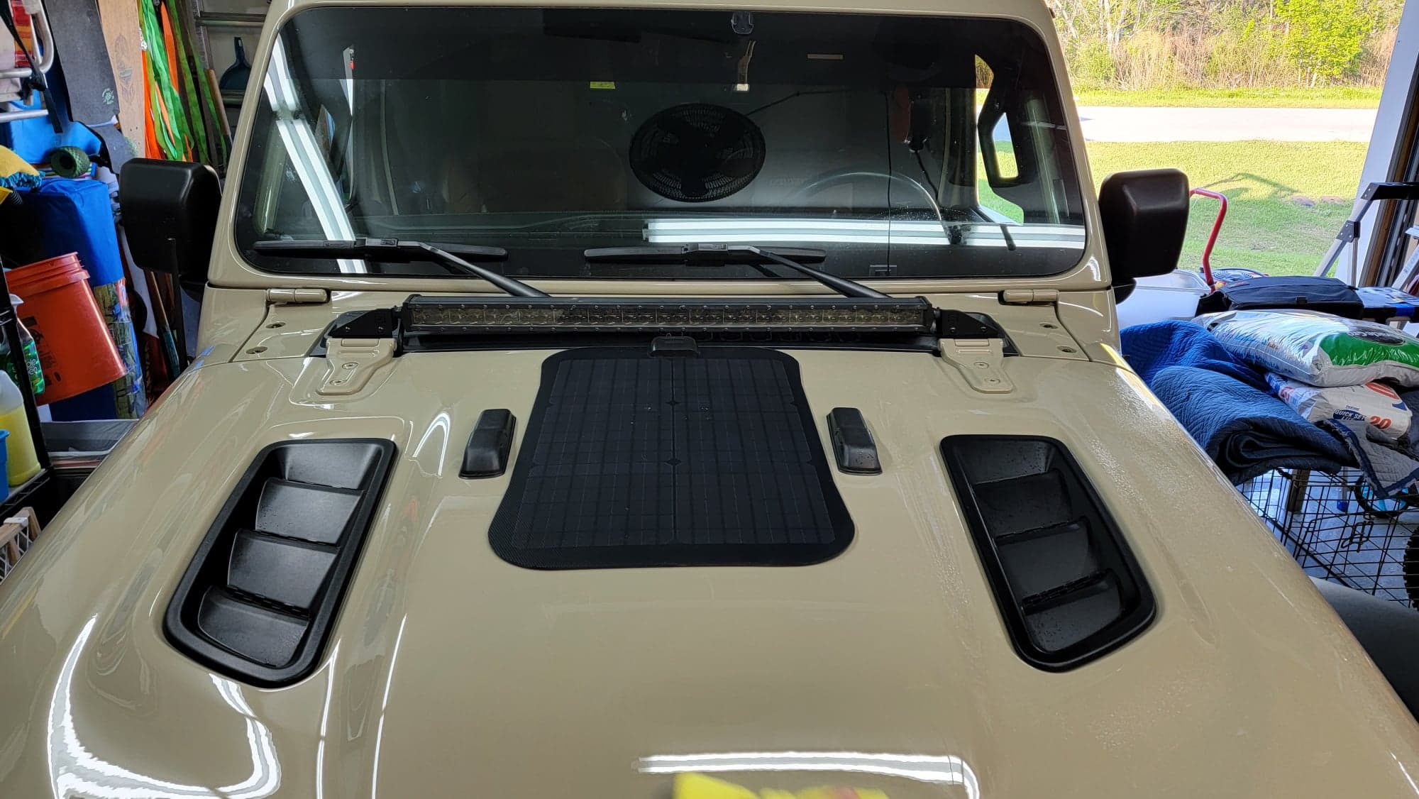 User Media for: Cascadia 4x4 VSS Hood Solar Panel System - JT/JL Rubicon Only