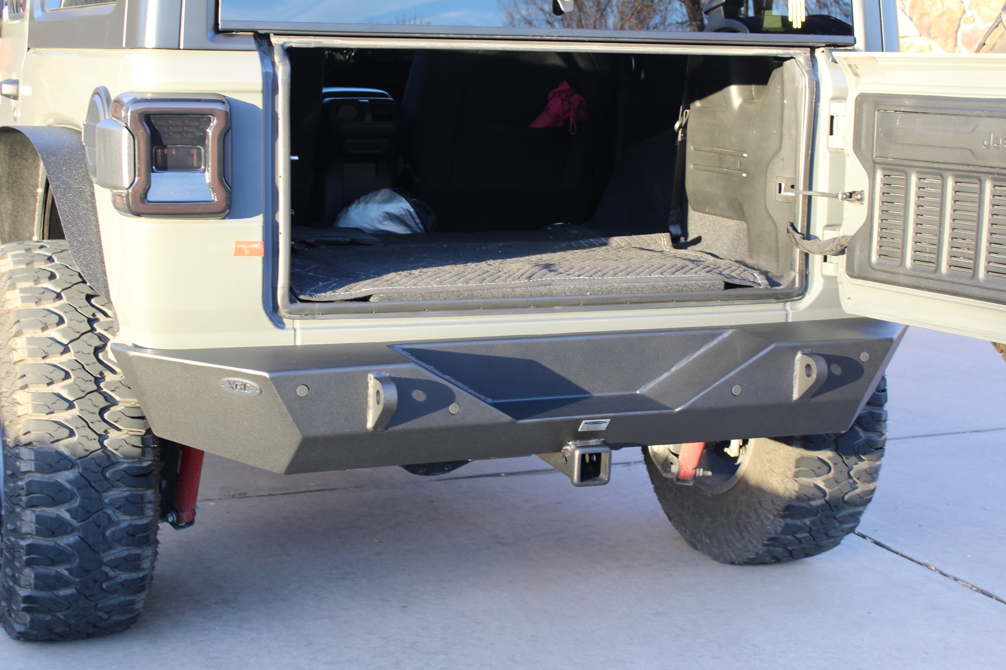 Smittybilt Gen1 XRC Rear Stubby Bumper  ( Part Number: 77855)